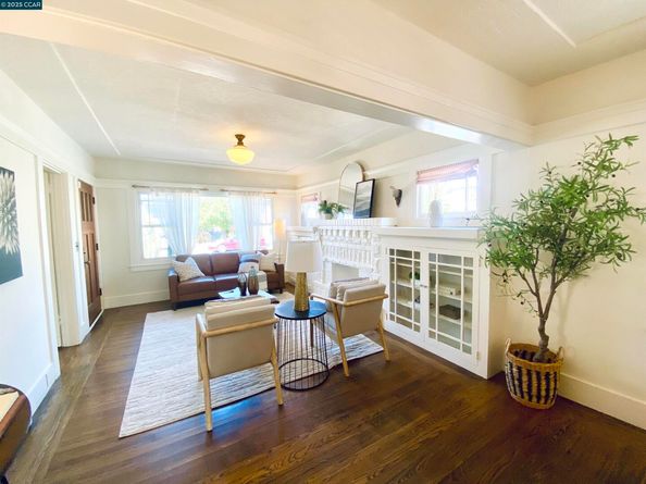 725 43rd Street, Oakland CA 94609