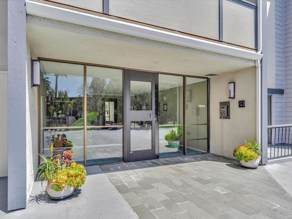 567 Oakland Ave 104, Oakland CA 94611