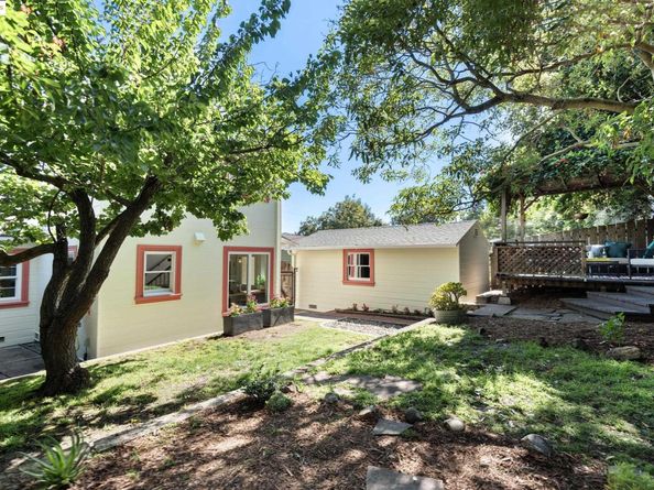 7733 Sterling Dr, Oakland CA 94605