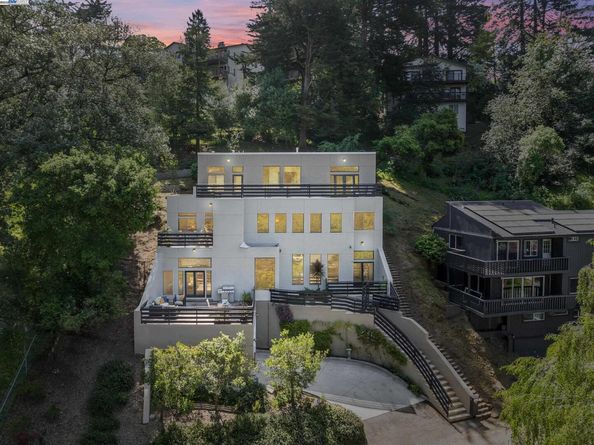 6588 Longwalk Dr, Oakland CA 94611