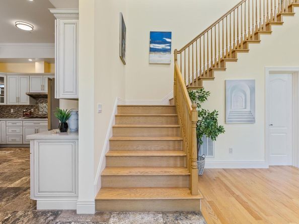 6588 Longwalk Dr, Oakland CA 94611