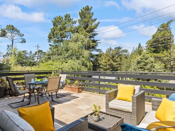 6588 Longwalk Dr, Oakland CA 94611