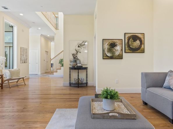 6588 Longwalk Dr, Oakland CA 94611