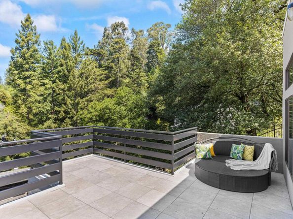 6588 Longwalk Dr, Oakland CA 94611