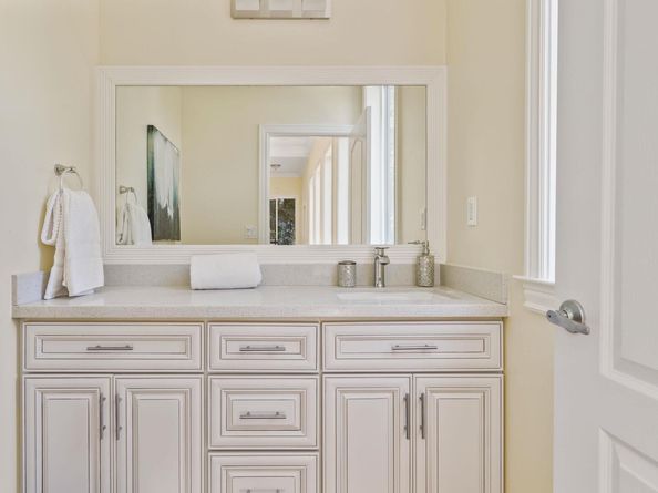 6588 Longwalk Dr, Oakland CA 94611