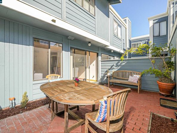 504 Athena 6, Hercules CA 94547