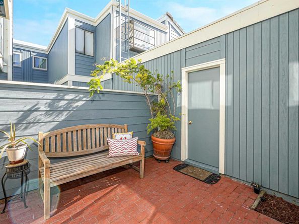504 Athena 6, Hercules CA 94547