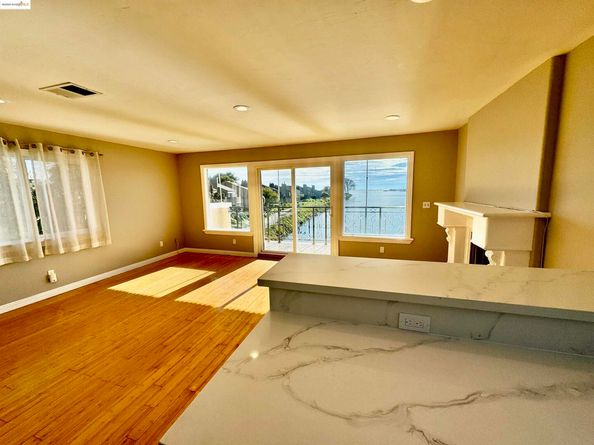 512 Central Ave, Alameda CA 94501