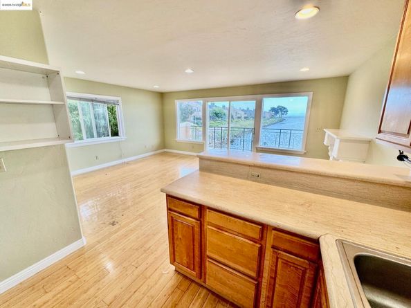 512 Central Ave, Alameda CA 94501