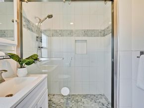 1611 15th Street, Oakland CA 94607