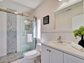 1611 15th Street, Oakland CA 94607