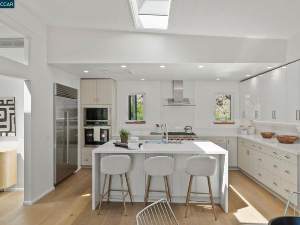 233 Melody Ln, Orinda CA 94563