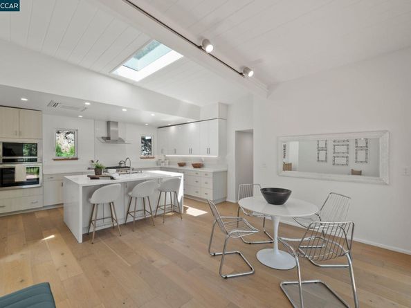 233 Melody Ln, Orinda CA 94563