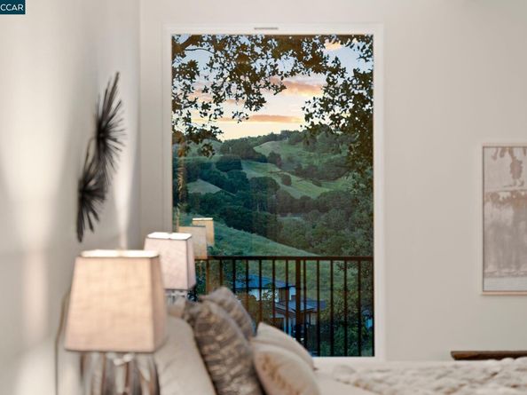 233 Melody Ln, Orinda CA 94563