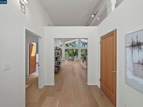 233 Melody Ln, Orinda CA 94563