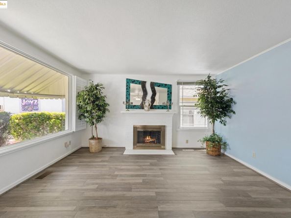 527 Capistrano Dr, Oakland CA 94603