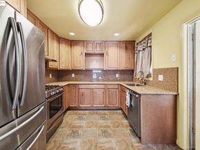 527 Capistrano Dr, Oakland CA 94603