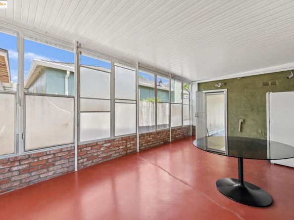 527 Capistrano Dr, Oakland CA 94603