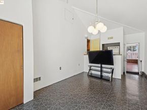 527 Capistrano Dr, Oakland CA 94603