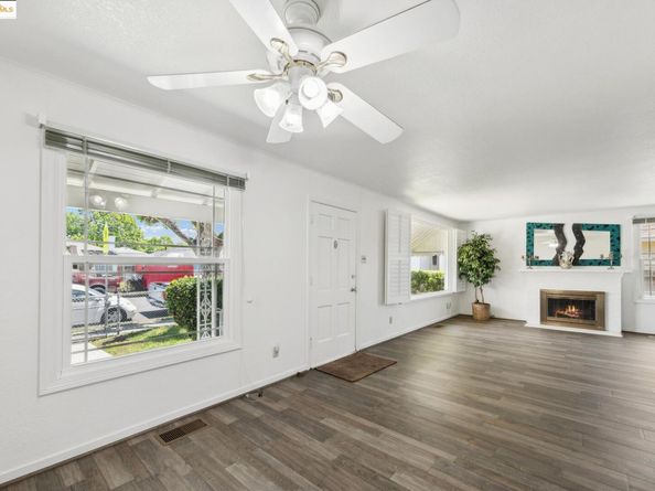 527 Capistrano Dr, Oakland CA 94603