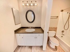 510 Canyon Oaks Dr C, Oakland CA 94605