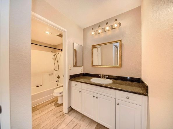 510 Canyon Oaks Dr C, Oakland CA 94605