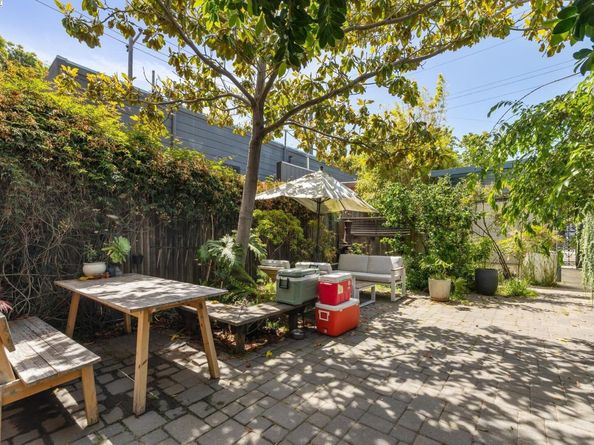 2112 West St 2, Oakland CA 94612