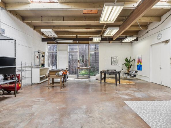 2112 West St 2, Oakland CA 94612