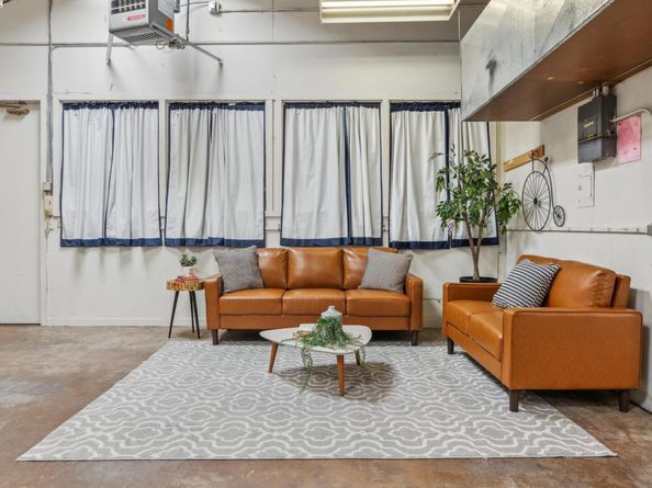 2112 West St 2, Oakland CA 94612