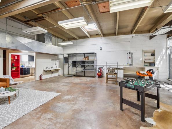 2112 West St 2, Oakland CA 94612