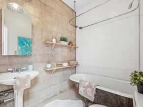 2112 West St 2, Oakland CA 94612