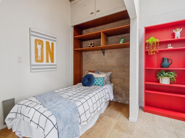 2112 West St 2, Oakland CA 94612