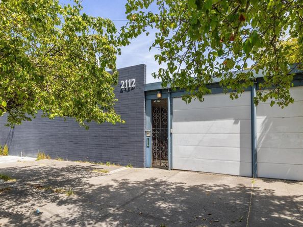 2112 West St 2, Oakland CA 94612