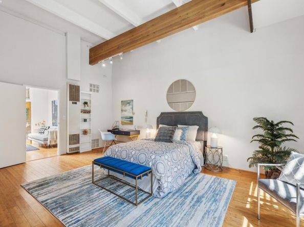 2112 West St 2, Oakland CA 94612