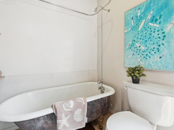 2112 West St 2, Oakland CA 94612
