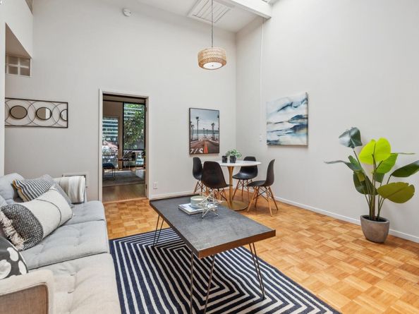 2112 West St 2, Oakland CA 94612