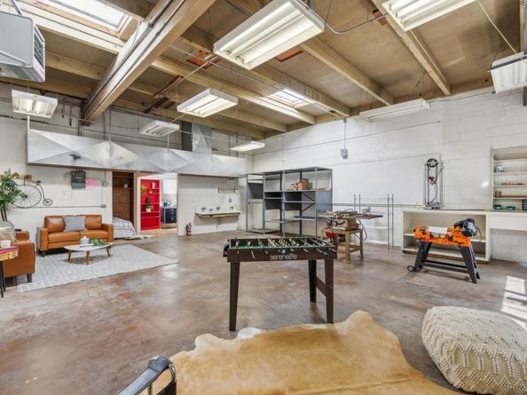 2112 West St 2, Oakland CA 94612