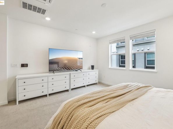 2881 Tradewind Dr, Alameda CA 94501