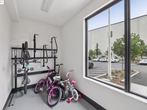 2881 Tradewind Dr, Alameda CA 94501