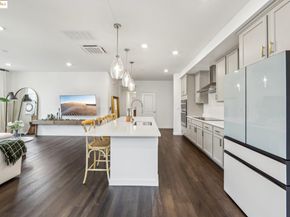 2881 Tradewind Dr, Alameda CA 94501