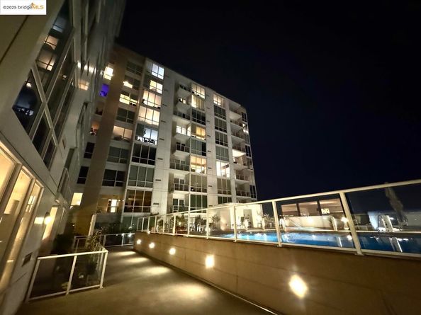222 Broadway APT 1412, Oakland CA 94607