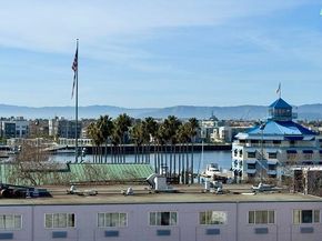 222 Broadway APT 1412, Oakland CA 94607