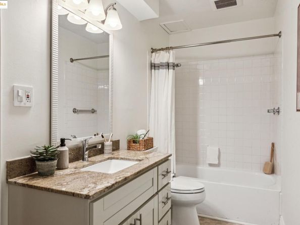 22 Moss Ave 107, Oakland CA 94610