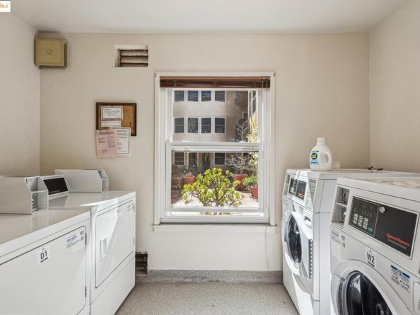 22 Moss Ave 107, Oakland CA 94610