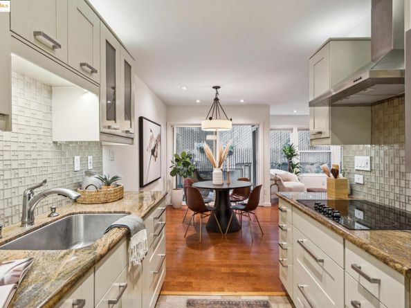 22 Moss Ave 107, Oakland CA 94610