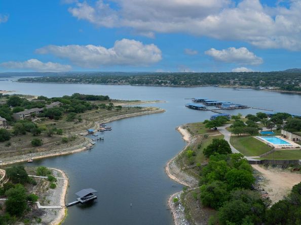 537 Venture BLVD S, Point Venture TX 78645