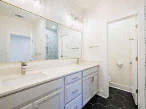 18716 W Lakeview DR, Jonestown TX 78645