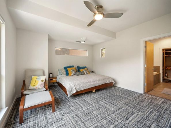 1411 E 2nd ST B2, Austin TX 78702