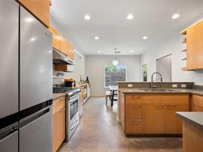 1411 E 2nd ST B2, Austin TX 78702