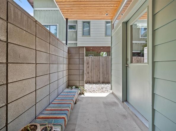 1411 E 2nd ST B2, Austin TX 78702